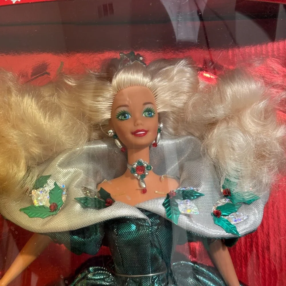 1995 Happy Holidays Barbie Special Edition Emerald Green Gown – Box Wear